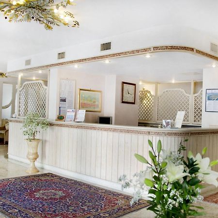 Hotel Sole Сотомарина Екстериор снимка