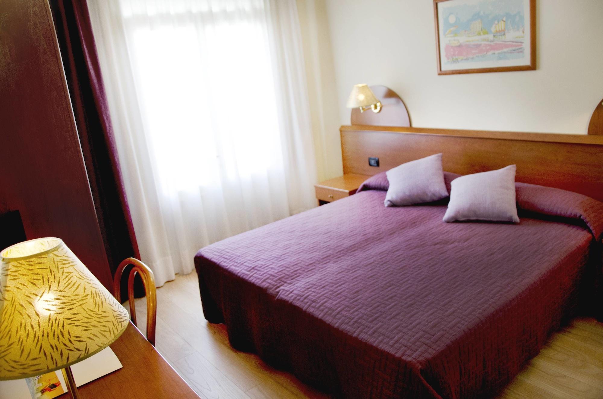 Hotel Sole Сотомарина Екстериор снимка