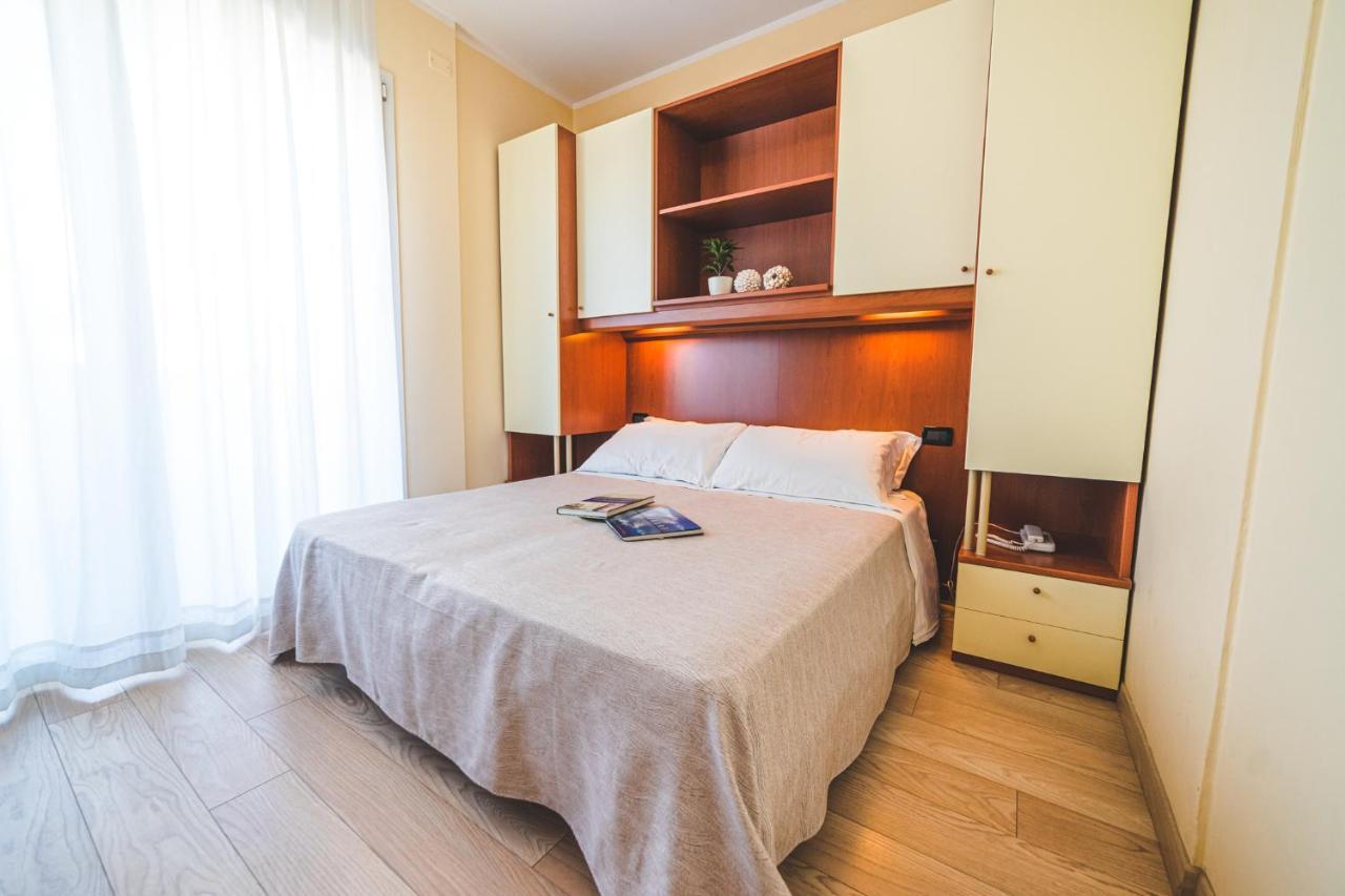 Hotel Sole Сотомарина Екстериор снимка