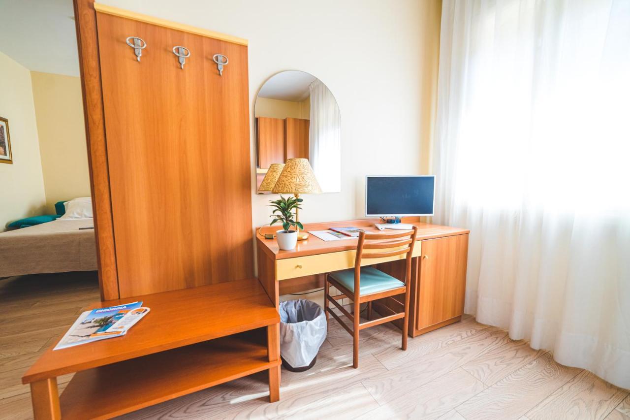 Hotel Sole Сотомарина Екстериор снимка
