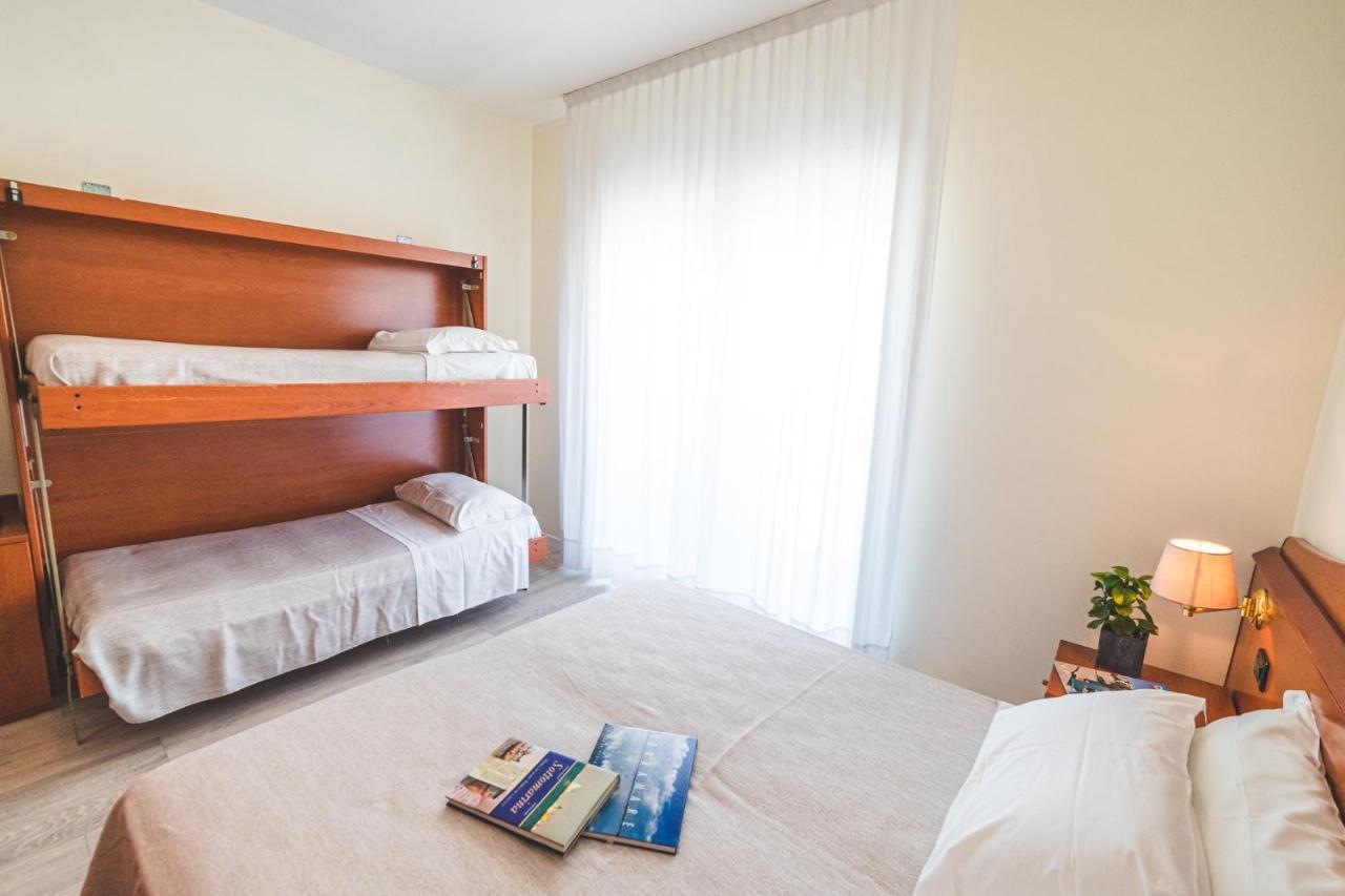 Hotel Sole Сотомарина Екстериор снимка