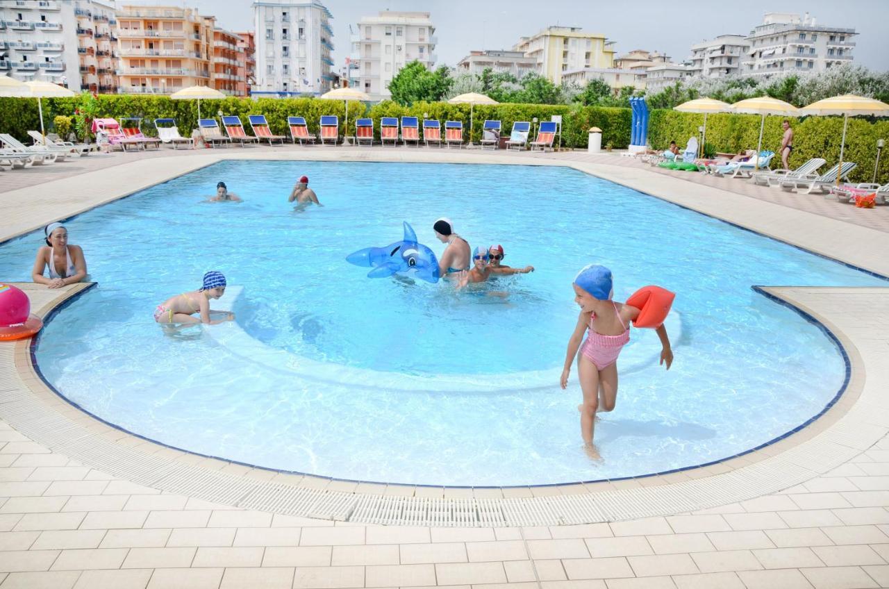 Hotel Sole Сотомарина Екстериор снимка