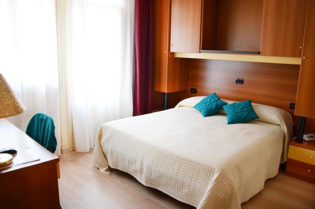 Hotel Sole Сотомарина Стая снимка